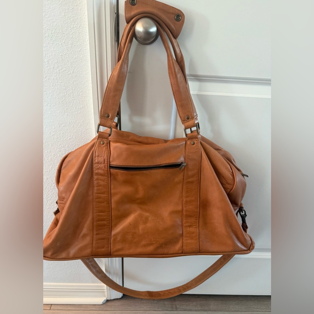 Elegant Tan Leather Tote Bag
